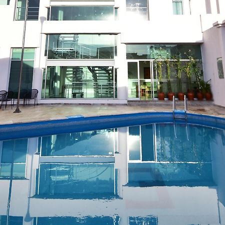 Mision Leon Hotel Bagian luar foto
