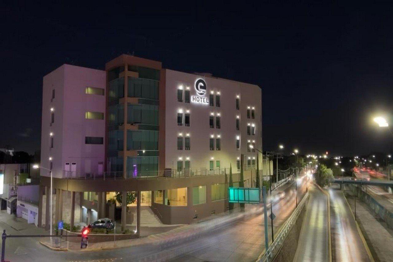 Mision Leon Hotel Bagian luar foto