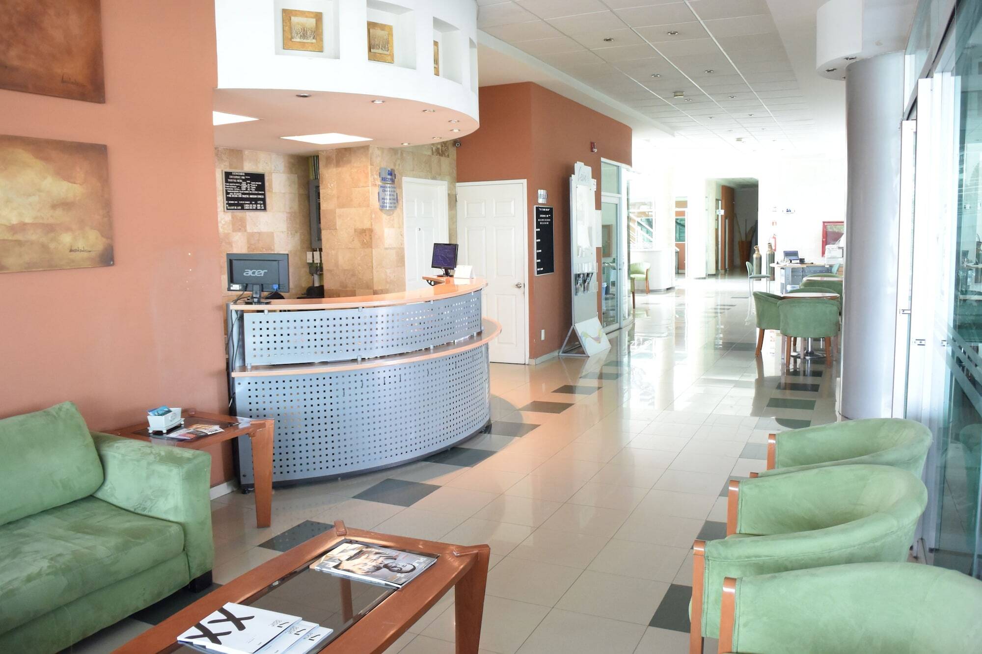 Mision Leon Hotel Bagian luar foto