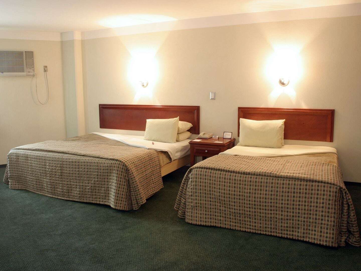 Mision Leon Hotel Bagian luar foto