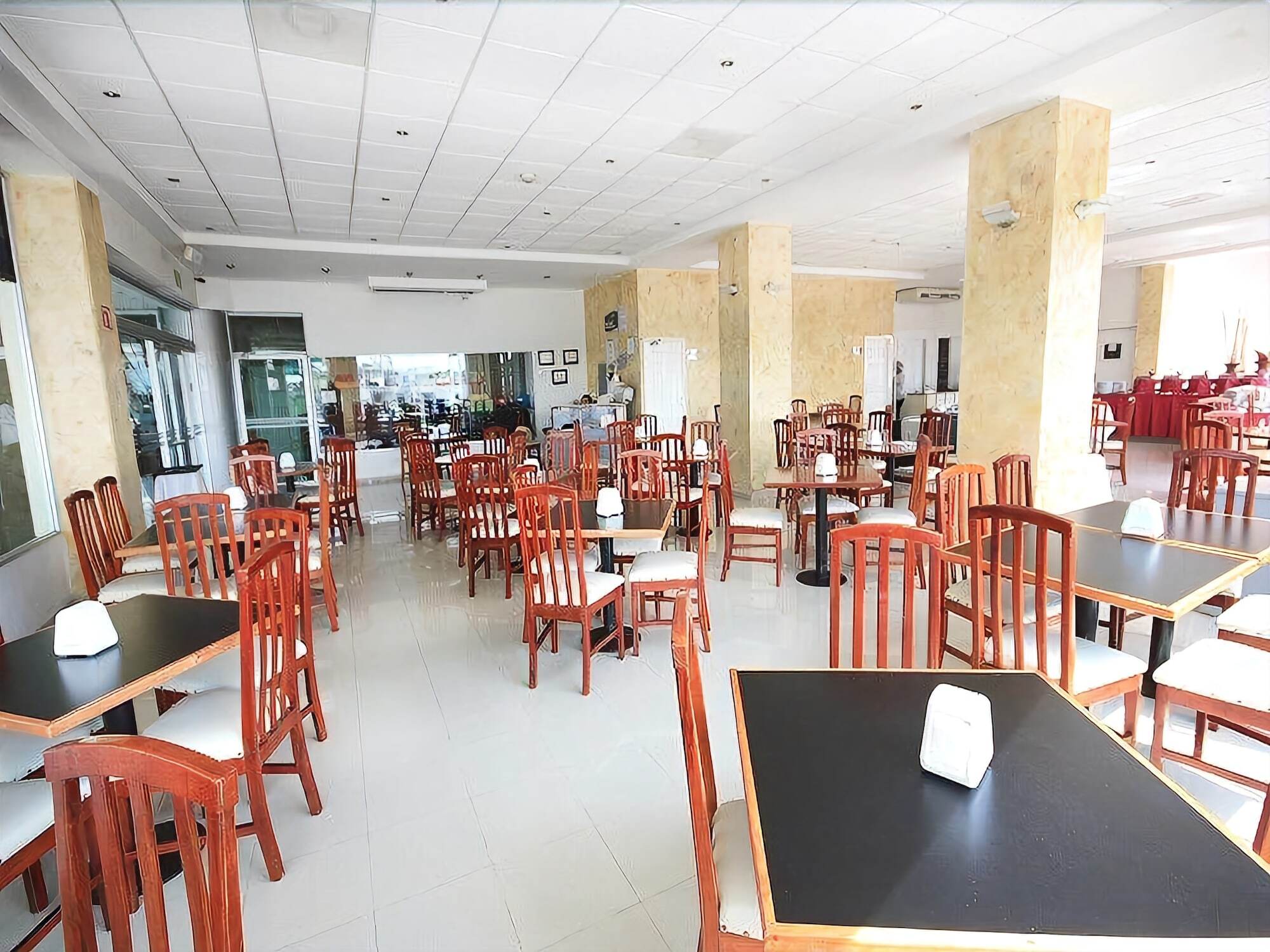 Mision Leon Hotel Bagian luar foto